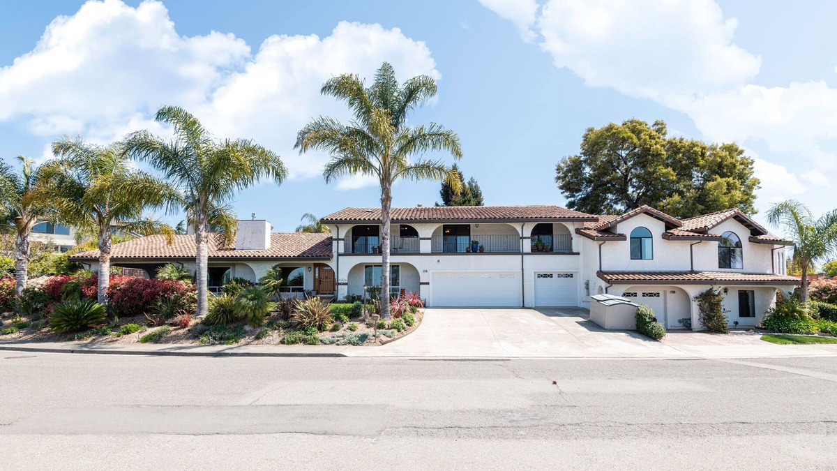 Castro Valley House | #1 Family Friendly West Coast Villa, Sleeps 15
