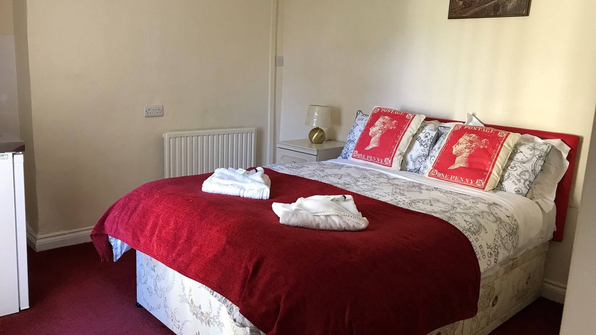 Roundham Bed & Breakfast | 1 - Family Suite w/Adj Room + Terrace - Grand Central R1, Free Continental Breakfast