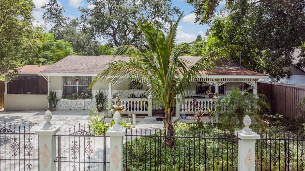 Terrace Park House | #1 LOCATION - Walk to Amusement Parks from PERFECT HOME, Great for Families 🏠