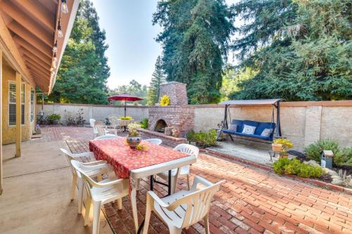 Merced House | 1 Mi to Applegate Park Zoo Pet-Friendly Home