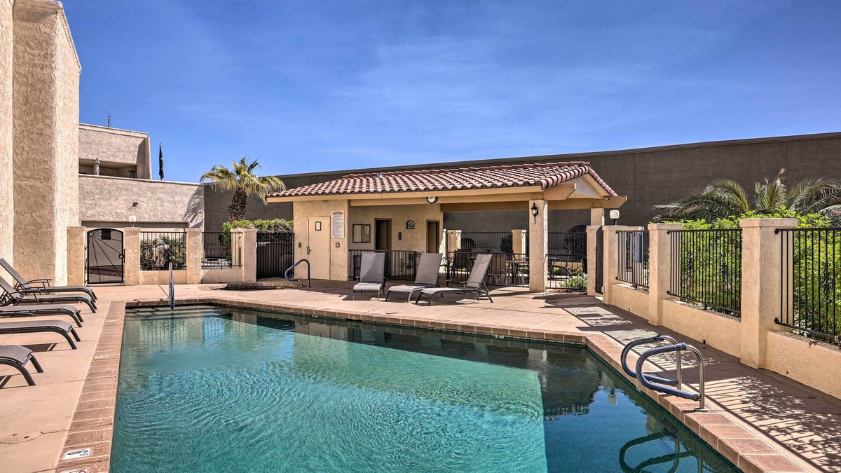 Nautical Estates Condo | 1 Mi to Boat Ramp: Spacious Lake Havasu City Condo