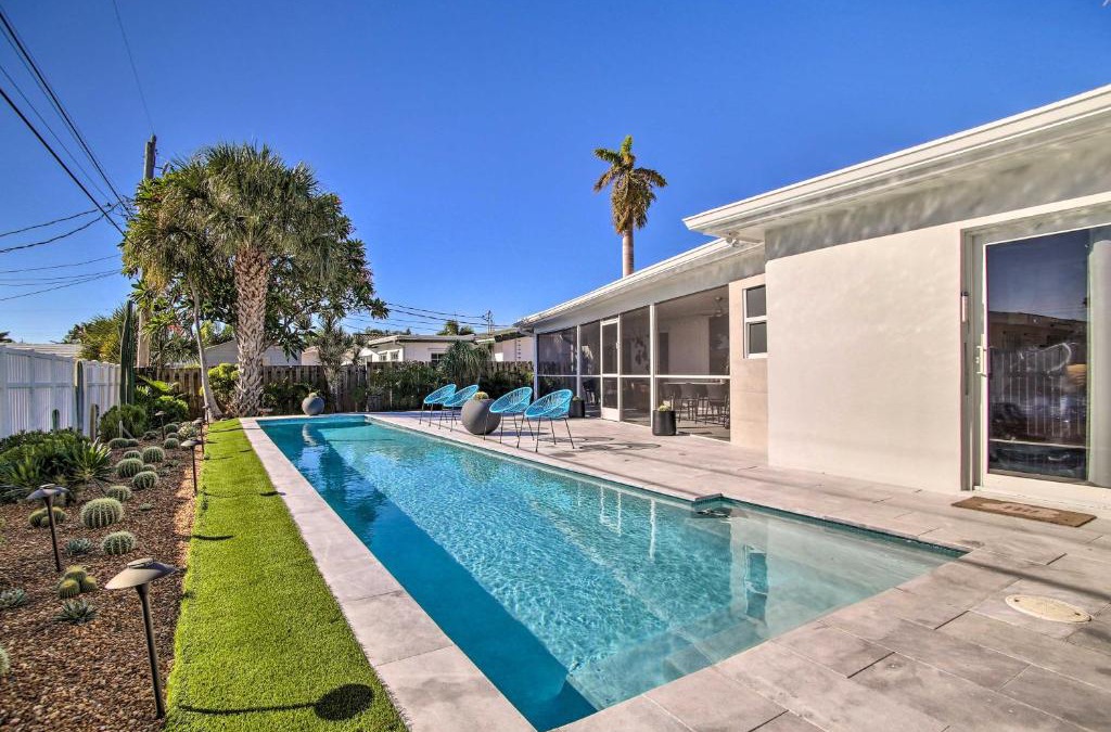 The Cove Apartment | 1 Mi to Deerfield Beach Stylish Studio with Pool!