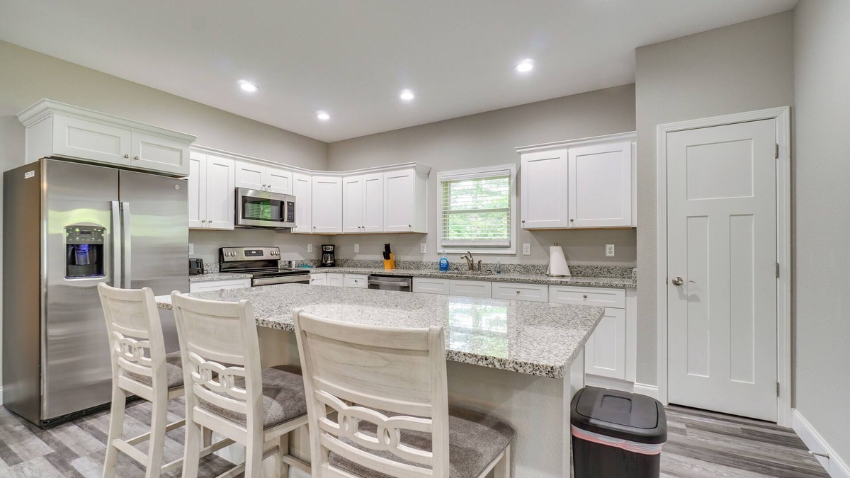 Crossville House | 1 Mi to Dtwn Crossville: Spacious Home w/Patio!
