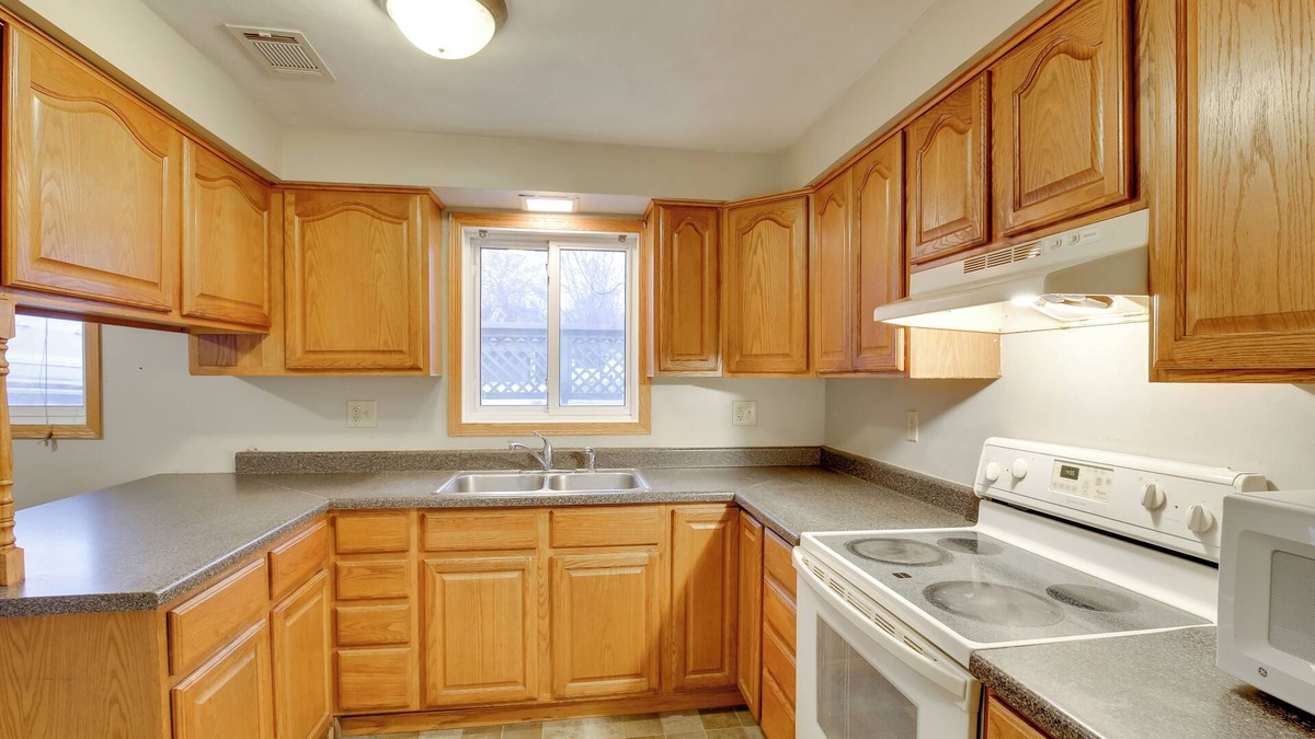 Owatonna House | 1 Mi to Dtwn Owatonna: Cozy Duplex Home!