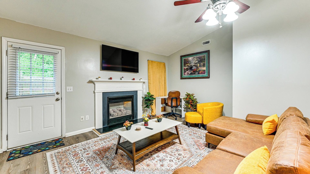 Greenville House | 1 Mi to ECU Hospital: Greenville Home w/Yard!