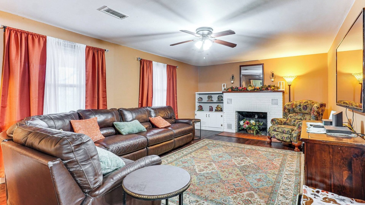 Berryville House | < 1 Mi to Main St Berryville: Spacious Family Home
