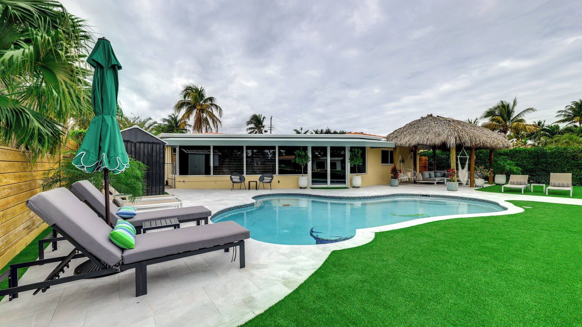 Garden Isles House | 1 Mi to Pompano Beach: Vacation Rental w/Pool!