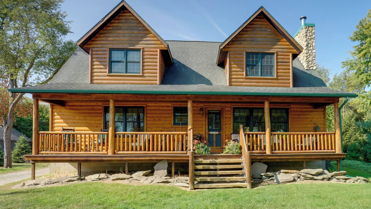 Port Austin Cabin | 1 Mi to Public Beach: Port Austin Cabin w/Hot Tub