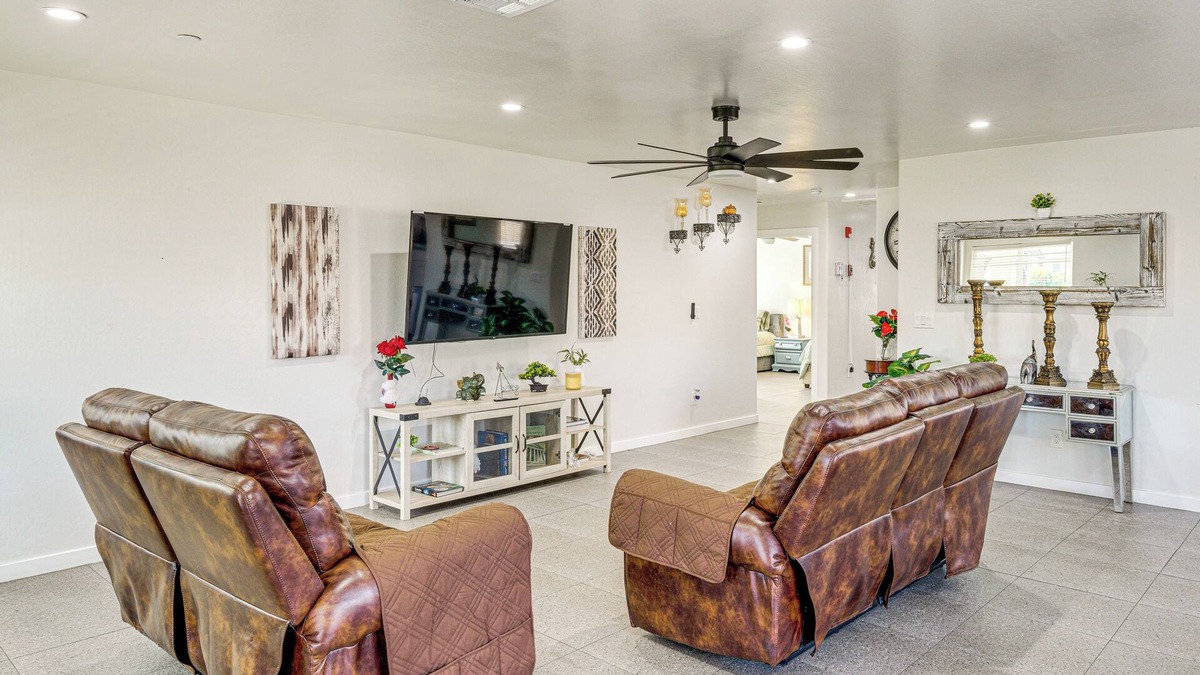 Bakersfield House | 1 Mi to Rabobank Arena: Home w/Gazebo!