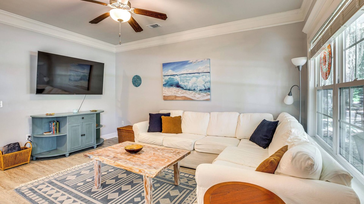 Darien House | 1 Mi to Riverfront: Darien Family Home