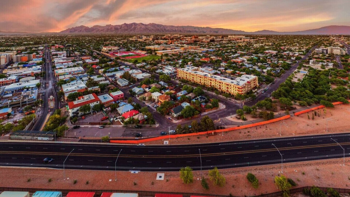 Iron Horse Historic District Apartment | 1 Min to 4th Ave & Congress/1 BR 1 BA/Casita
