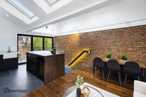 Euston Apartment | 1 Min Walk to Euston Station, Modern Townhouse