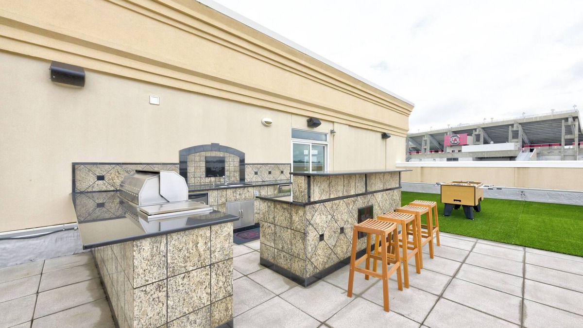 Columbia Condo | 1 min walk to stadium! Private Rooftop at Williams-Brice - 3-bed 3-bath condo
