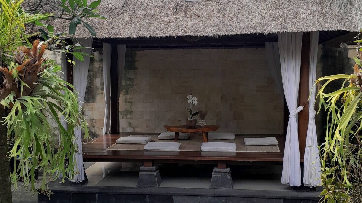 Batubulan Villa | 1 minute to the zoo! 2 Bedroom villa w/private pool and gazebo
