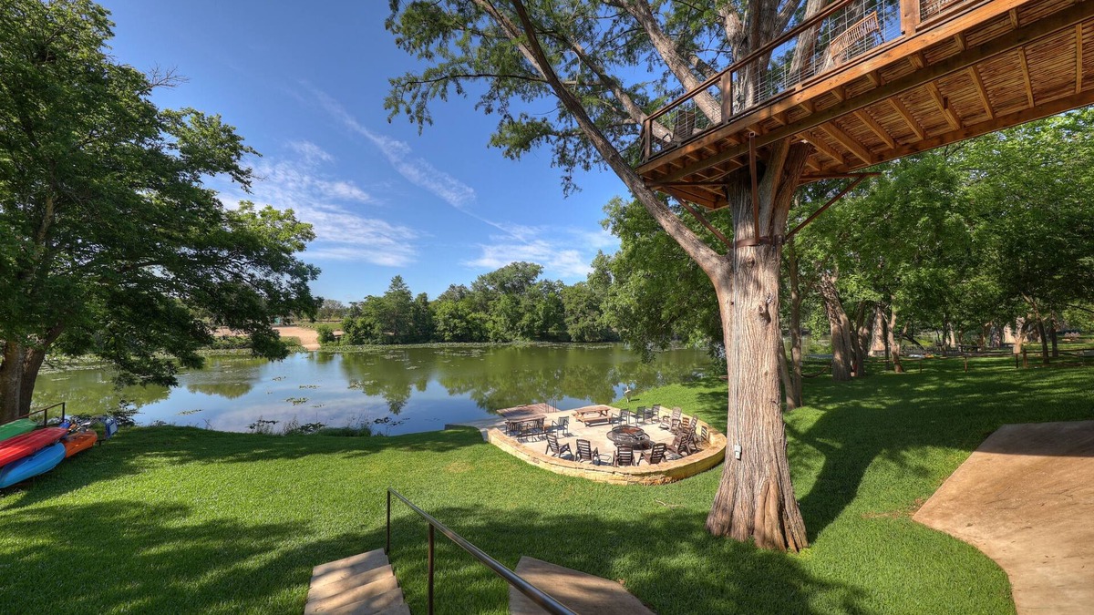 Center Point Cabin | #1 of 4 Treetop River Cabins: - Kayaks+Fishing+Fire pits+Hammocks= Memories!
