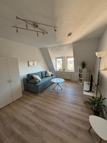 Limbach-Oberfrohna Apartment | 1 Raum Dachgeschosswohnung in ruhiger Lage