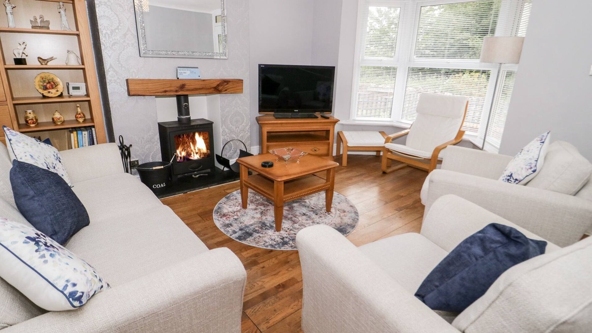 Llandudno Junction Cottage | 1 RIVER VIEW TERRACE, family friendly in Llandudno Junction