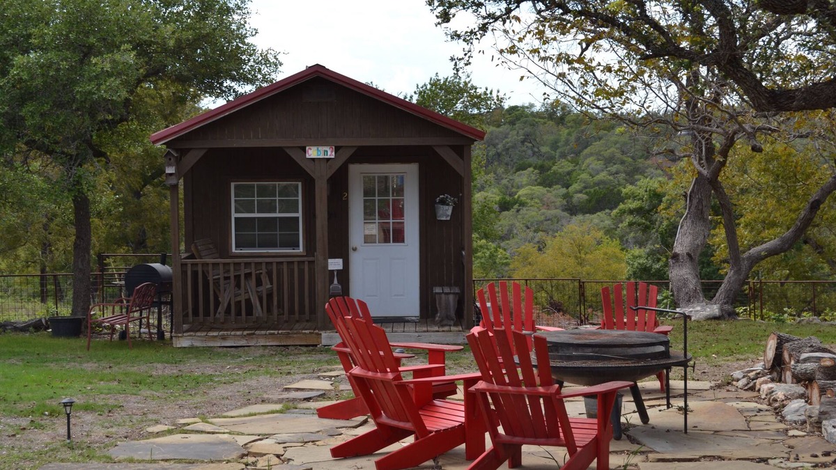 Kerrville Cabin | 1 Room Cabin getaway, quiet country views, wildlife, pet friendly