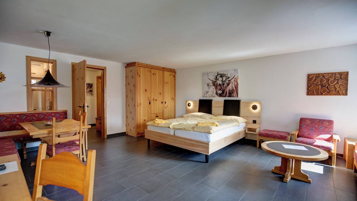 Silvaplana Apartment | 1-room flat with mountain view on the 3rd floor