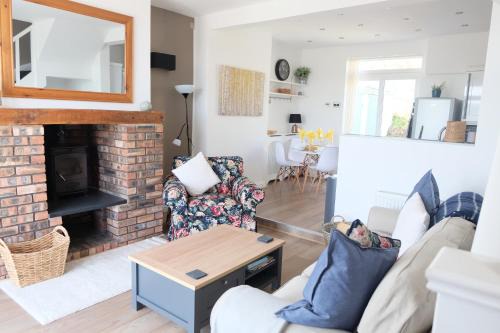 Penrhyn Bay House | 1 Saron Cottages