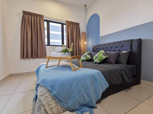 Kampung Bukit Dukong Apartment | 1 Traders Garden 1BR Pool View with HiSpeed Internet Netflix