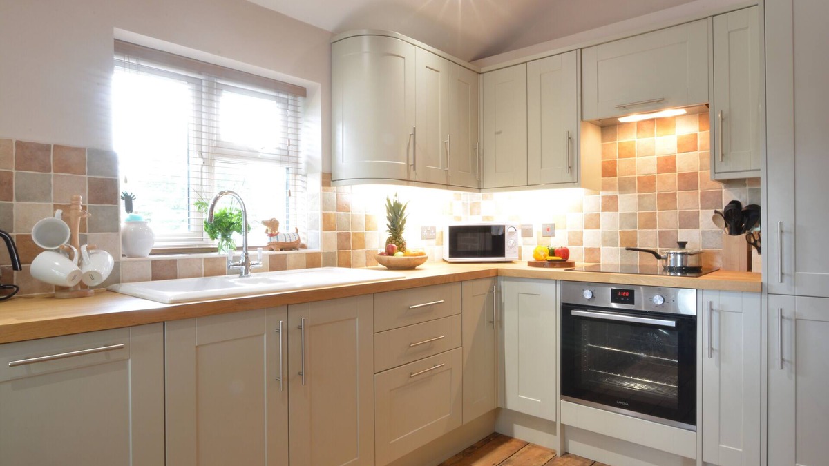 Lowestoft Cottage | 1 Tunns Cottages, Rushmere, nr Beccles