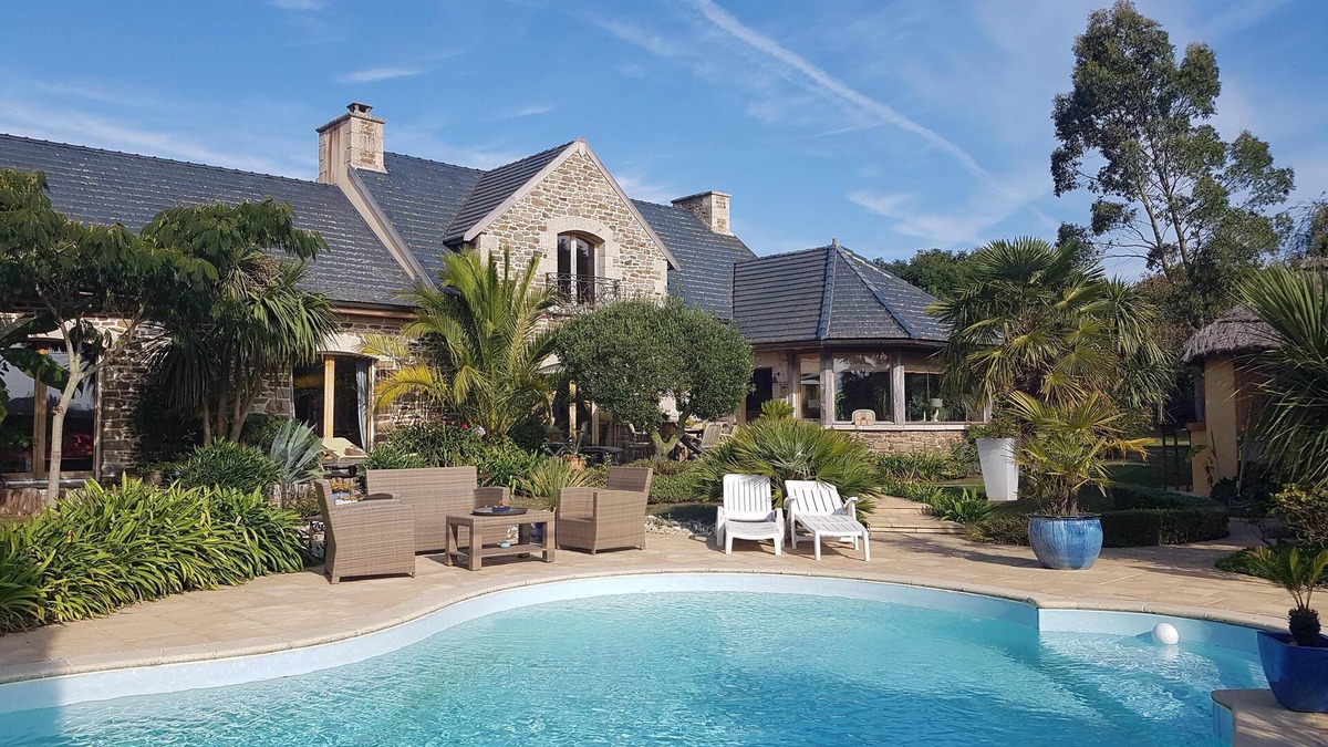 Pommeret Bed & Breakfast | 1 UNIQUE GUEST ROOM/2 ADULTS with PRIVATE TERRACE, SWIMMING POOL, JACUZZI