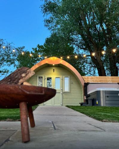 Frognall House | 1 Willowmere lakeside Hideaway