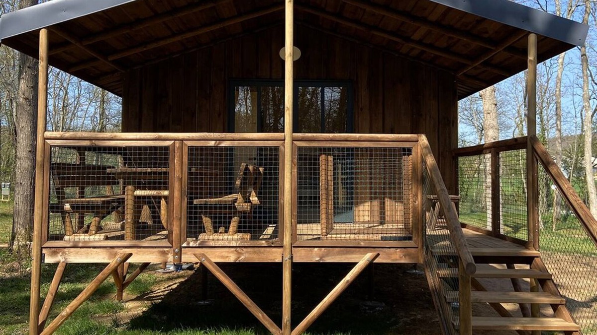Sille-le-Philippe House | 1 wooden cabins in the Chanteloup forest