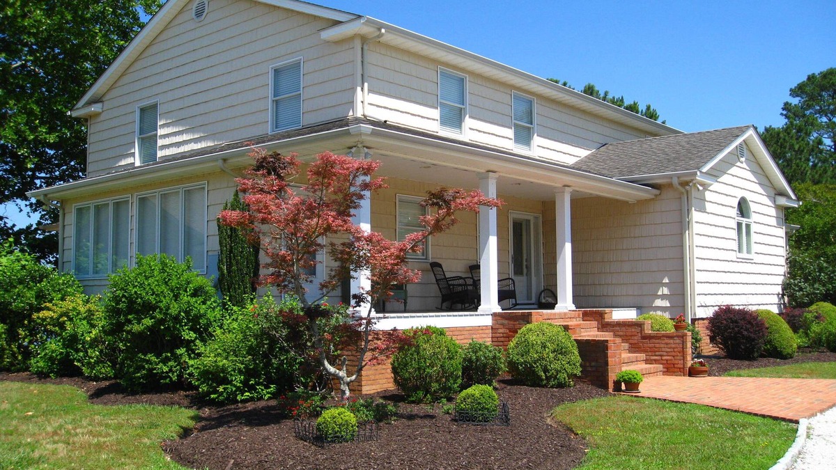 Onancock House | 10 Acre 3 BR Waterfront Retreat on Thicket Creek has dock & neighborhood beachn