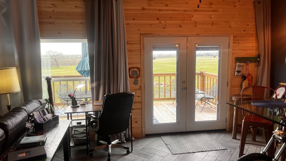 Nemo House | 10 acres with NO CLEANING FEES and fresh chicken eggs with your stay!
