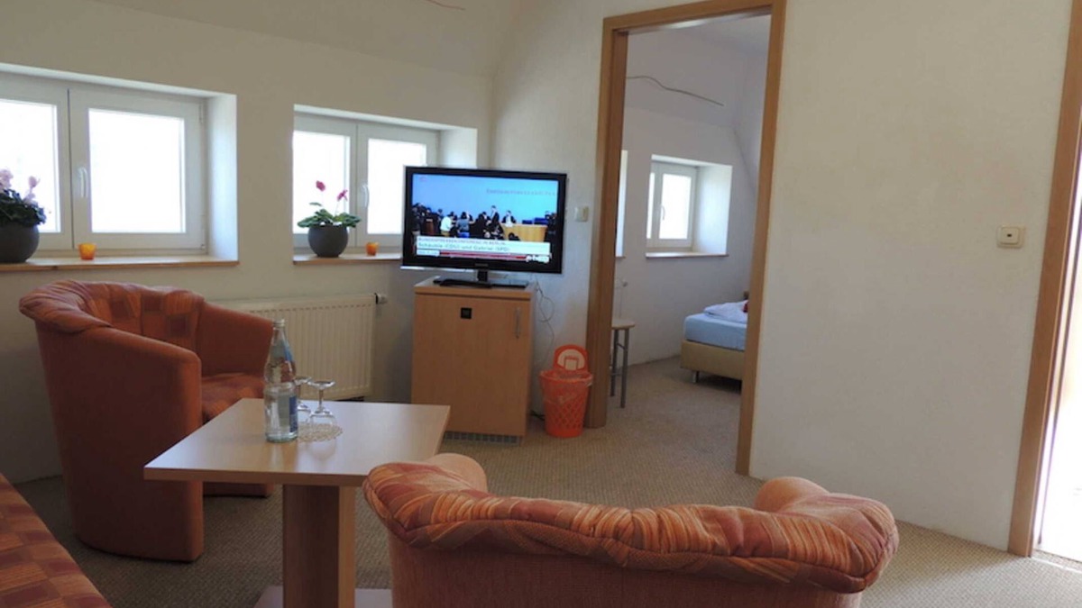 Dobbertin Apartment | 10 AP with lake view and park - Insel-Hotel Dobbertin