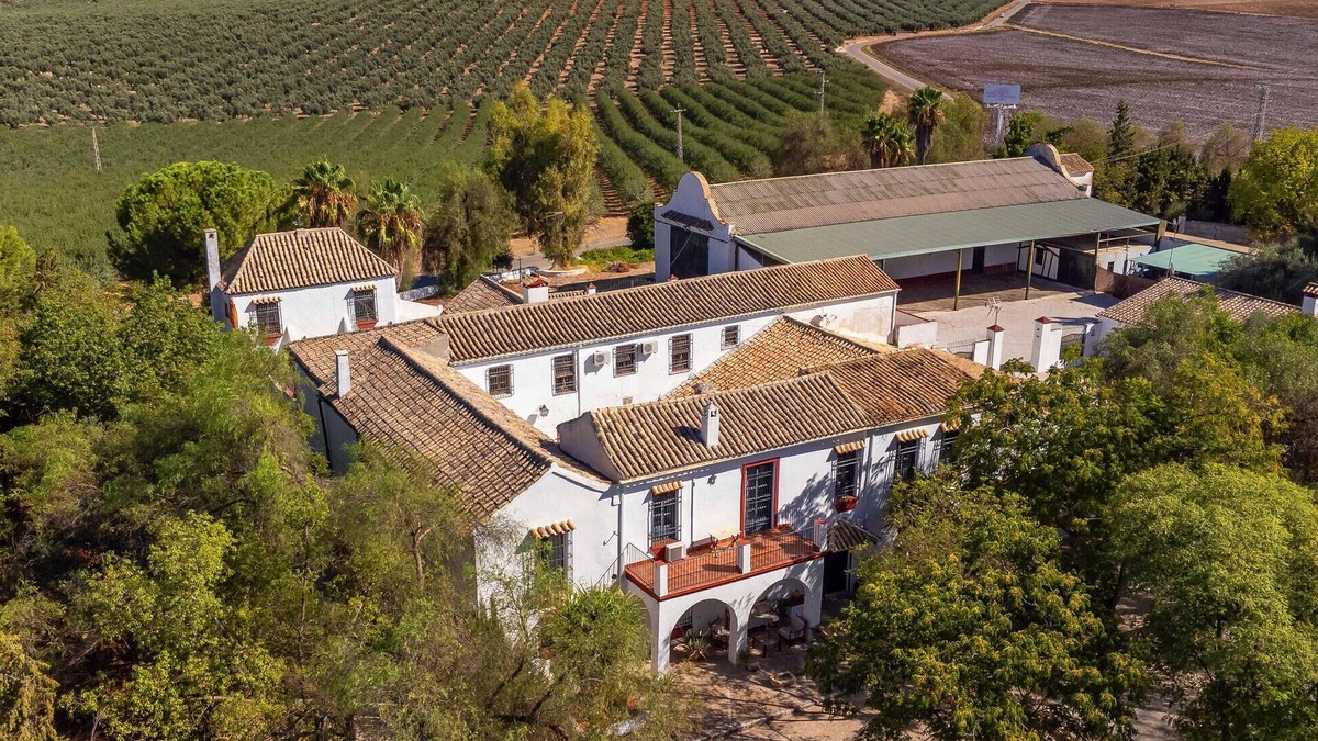 Santaella House | 10 bedroom stunning home in Santaella