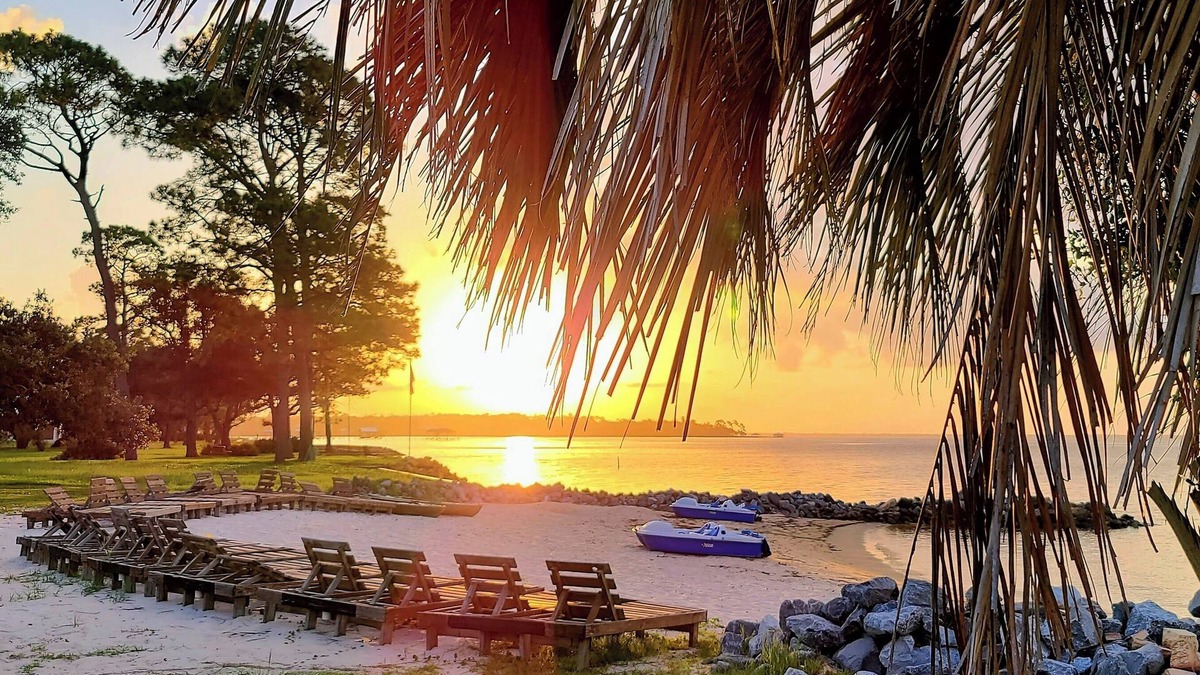 Perdido Beach House | 10 Bedroom Waterfront Beauty! Great Family Fun! Book Now!