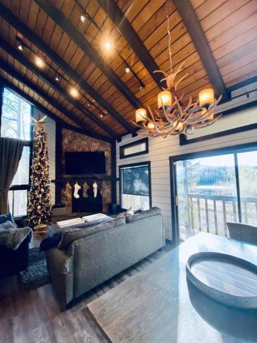 Brian Head Apartment | 10 Guests 3BR 3BA Spacious & Beautiful Area
