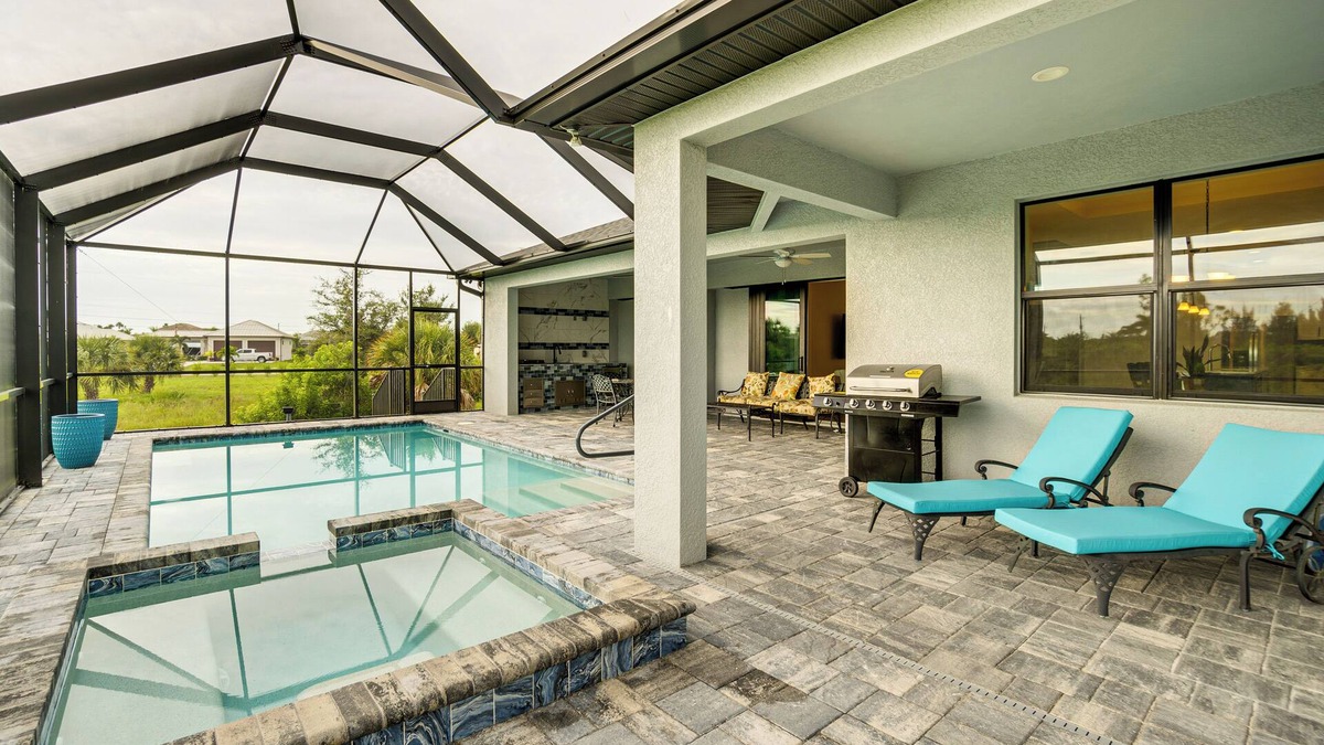 South Gulf Cove House | 10 Mi to Beaches: Modern Retreat in Port Charlotte