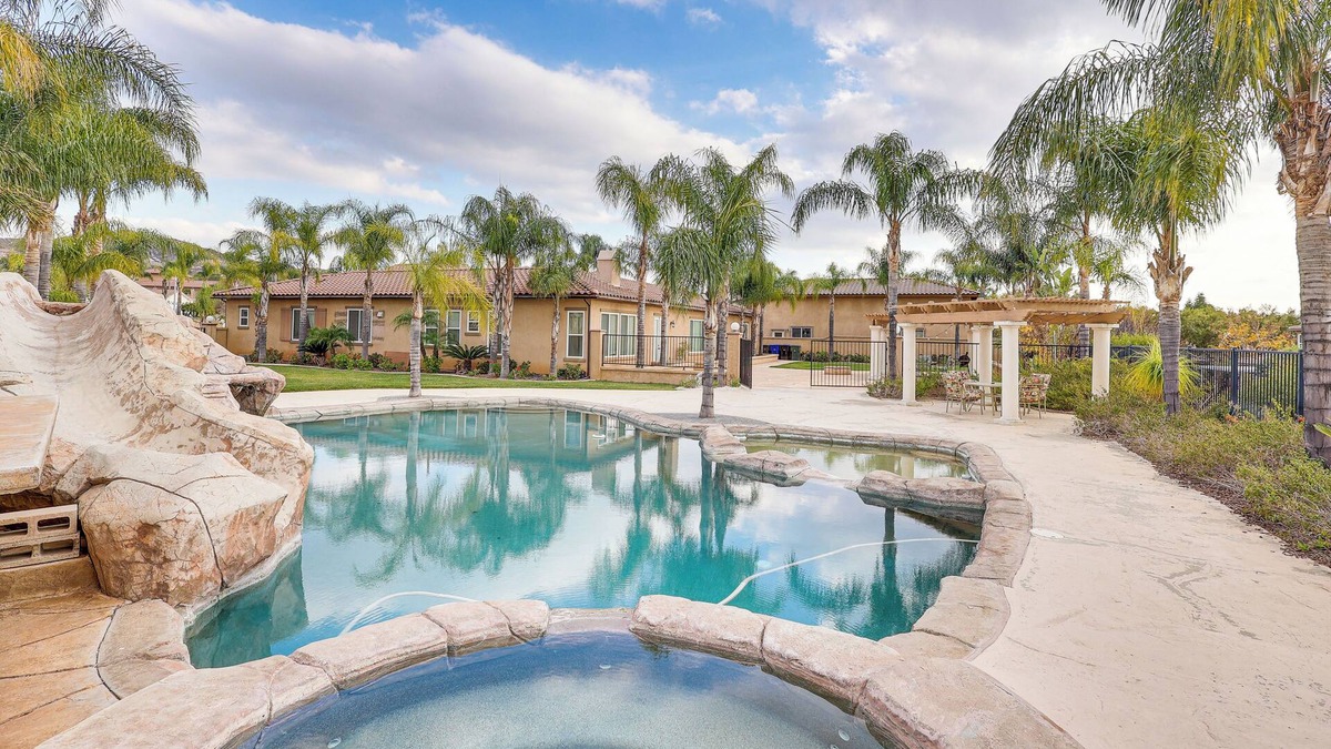 Alessandro Heights Apartment | 10 Mi to Dtwn: Riverside Triplex w/Pool