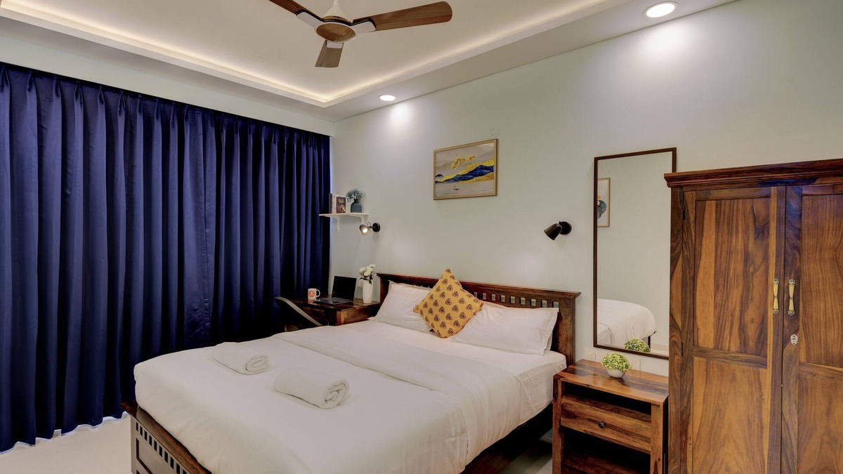 Chicalim Apartment | 10 min from GOI airport! Family sized apartment w/deck. Pool. Sauna. Wi-Fi.