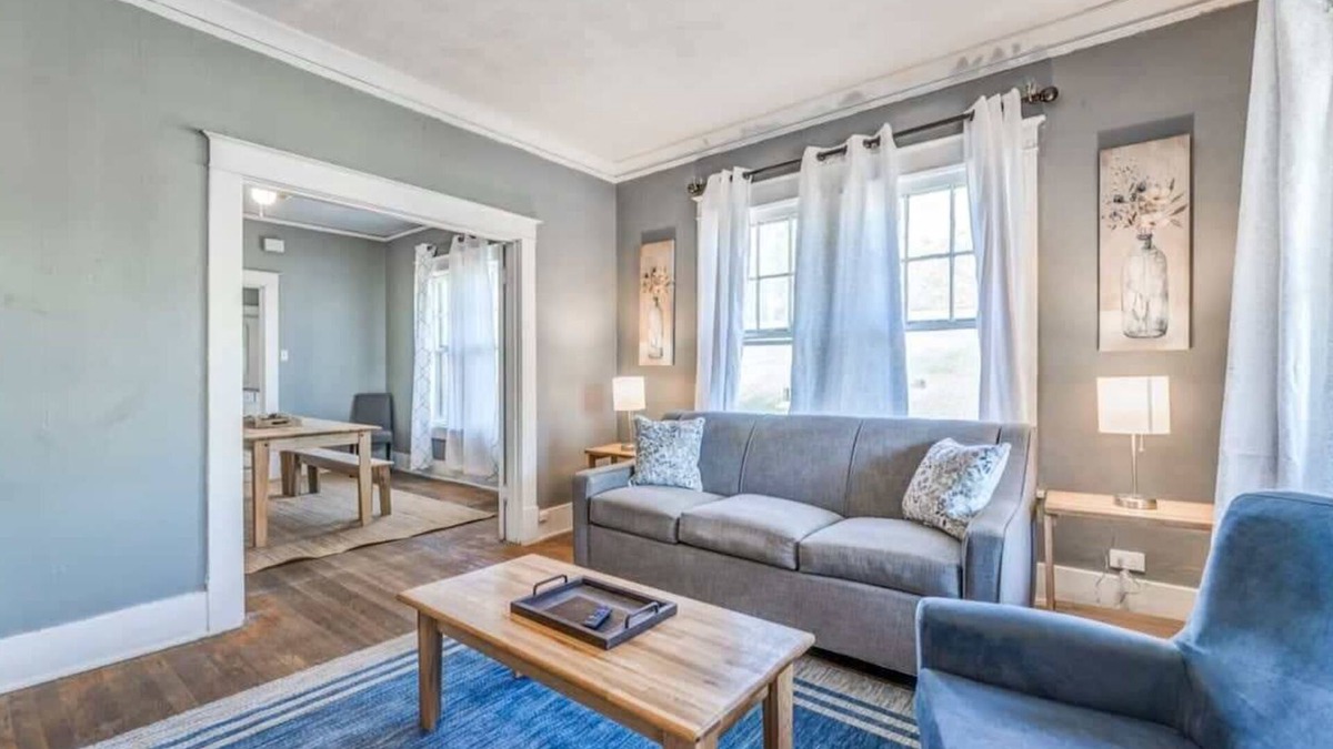 Memphis House | 10 Min to U of Memphis-Rozelle Retreat Both Units