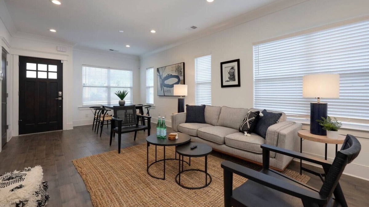Charlotte Park Apartment | 10 Mins To Broadway - Music City Modern Townhome