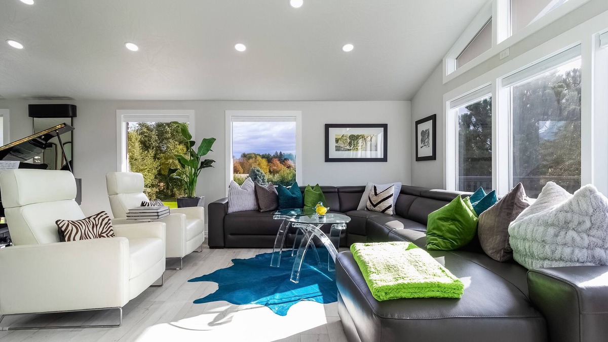 College Place House | 10 minutes from dozens of wineries!