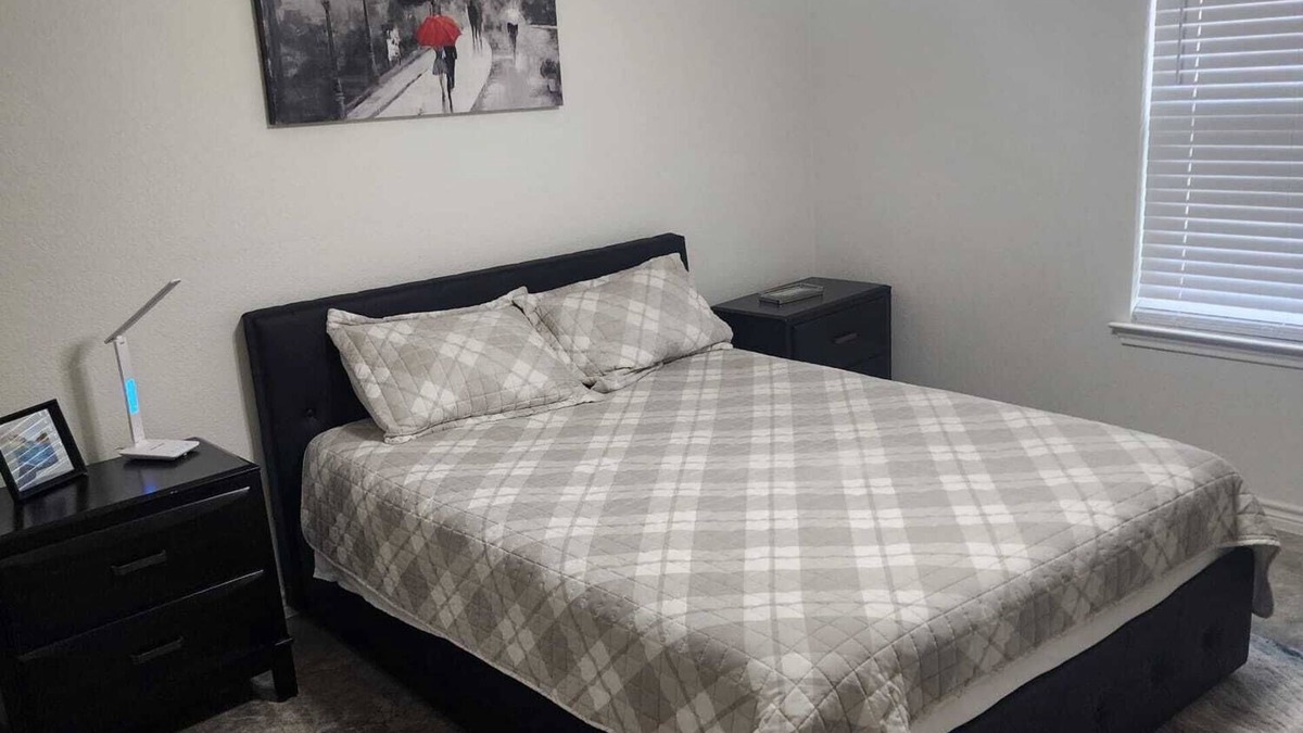 Killeen House | 10 Minutes from Fort Cavasos. WiFi, Netflix, Prime, Quit Subdivision