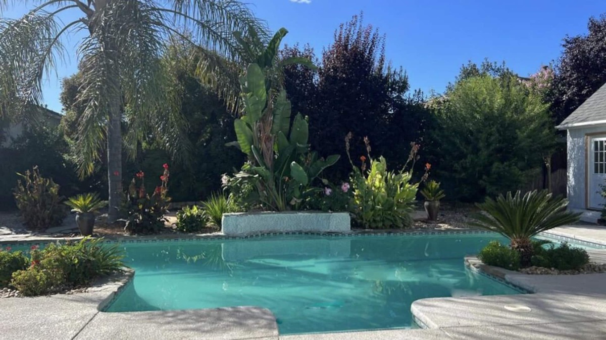 Dixon House | 10 Minutes to UC Davis Napa 40min Sac 30 and Lake Tahoe 3 hrs OFF 80 eateries!