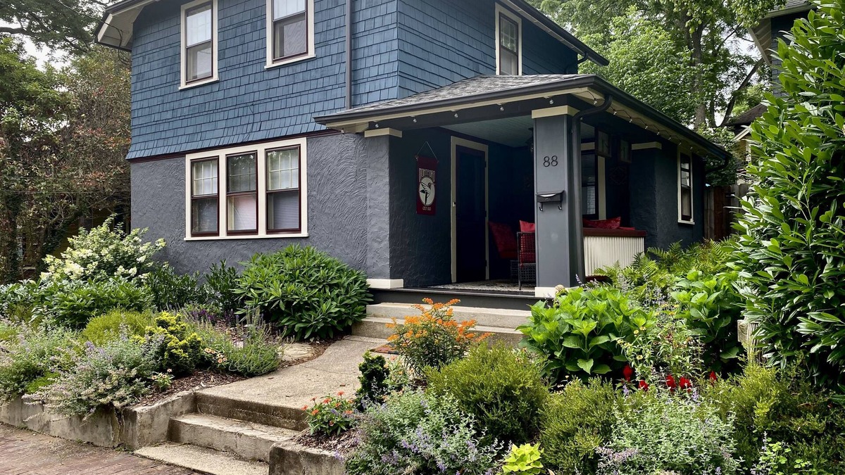 Historic Montford House | 10% off for October- December. Charming 2 Story House in Historic Montford.