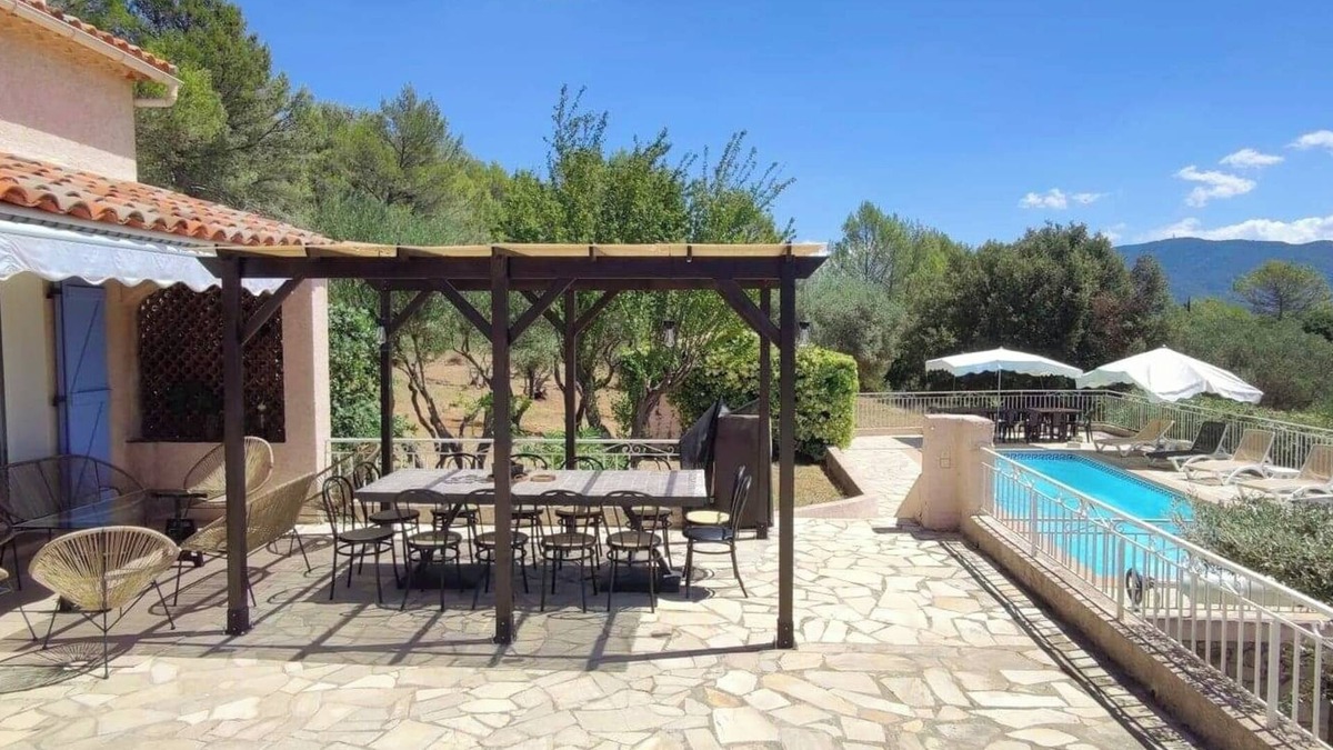 Carnoules Villa | 10-person villa with swimming pool in the heart of nature