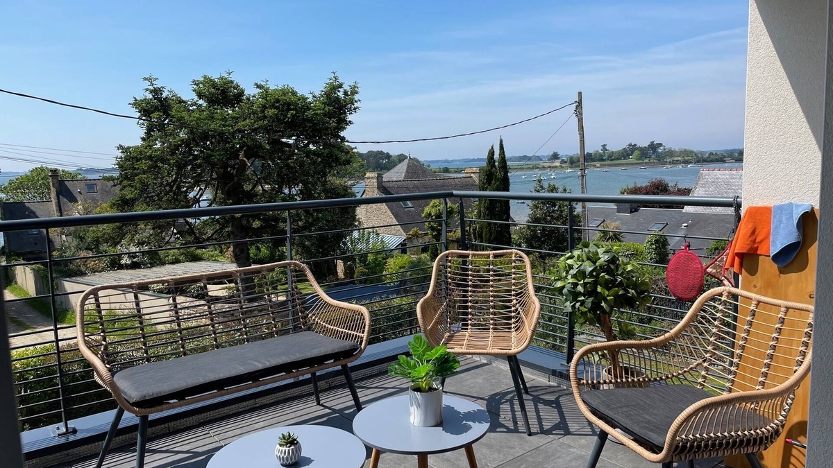 Sene House | 100 M2 T3 APARTMENT on the 2nd floor of a contemporary house with SEA VIEW