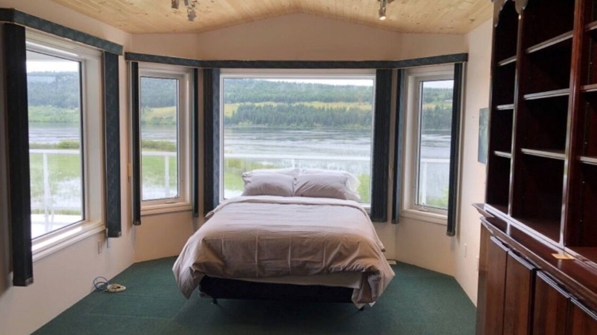 Lone Butte House | 100 Mile House - Horse Lake Ranch