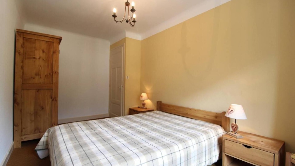 Val Cenis Apartment | 100m from ski slopes, 2nd floor, view village, balcony, tv, ski locker, 45m², Val Cenis