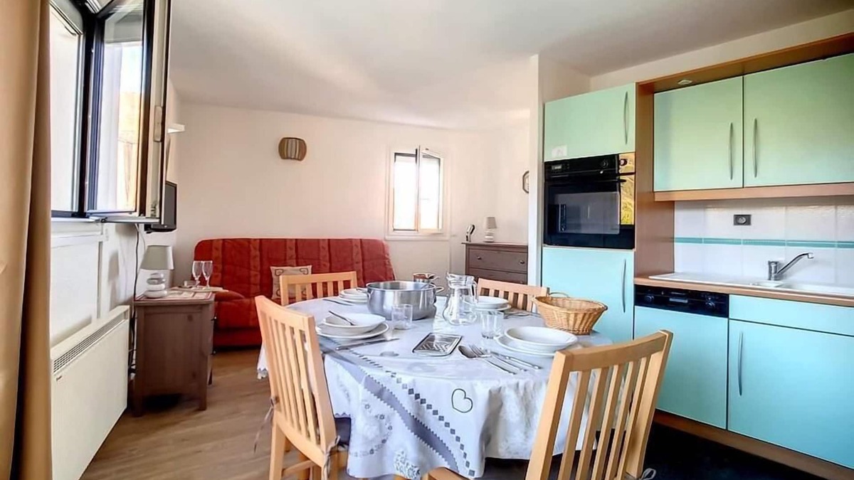 Reberty Apartment | 100m from ski slopes, 2nd floor, tv, ski locker, 32m², Les Menuires