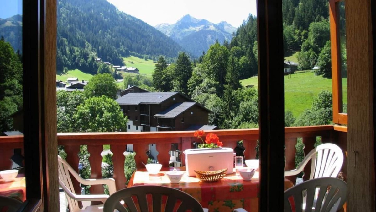 Areches Apartment | 100m from ski slopes, 2nd floor, parking, tv, 28m², Arêches-Beaufort